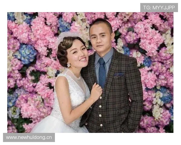 刷到熊朝忠的私服照，感觉误入富豪群聊，我的穷酸感瞬间上线